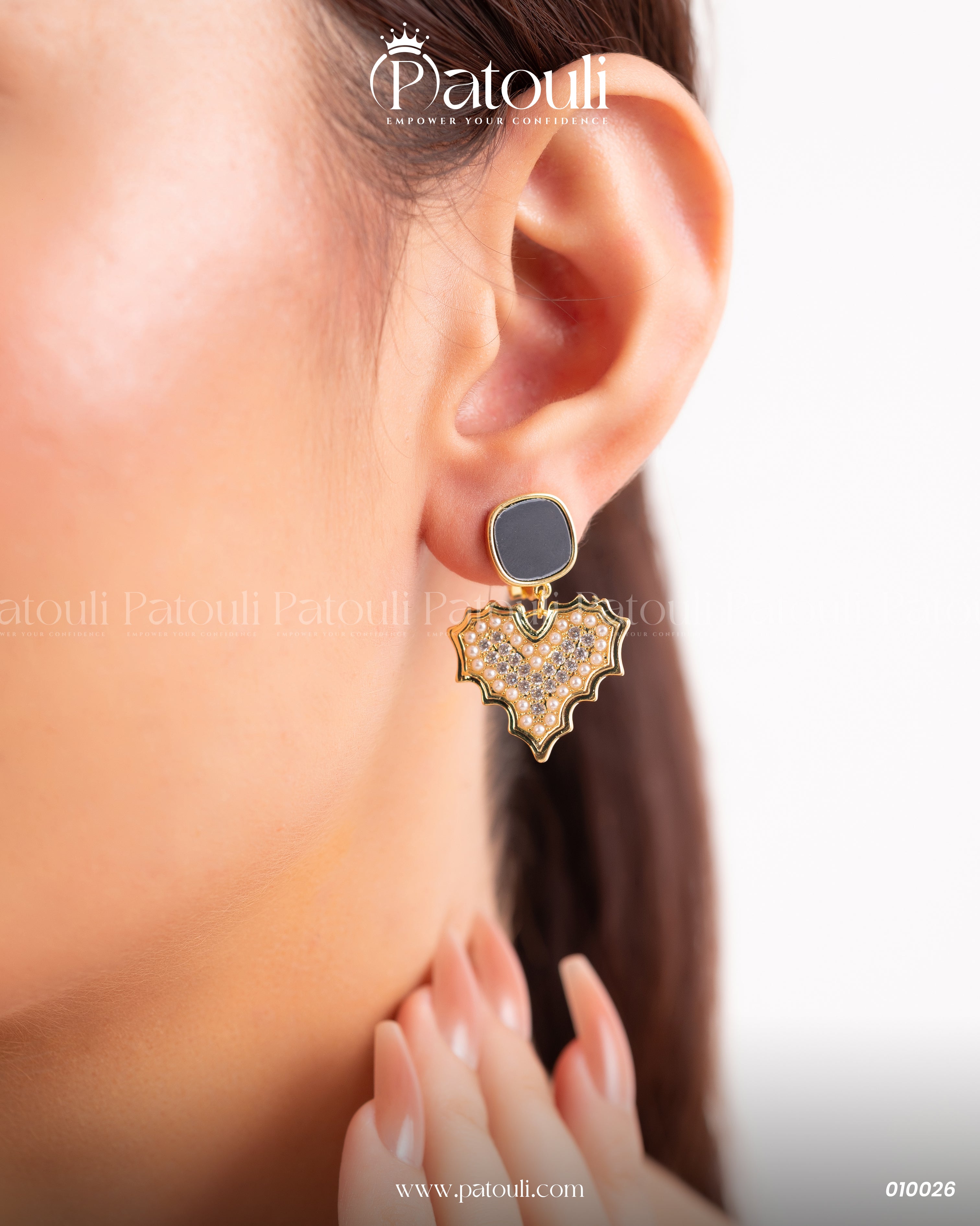 Elegant Black And Golden Pinless