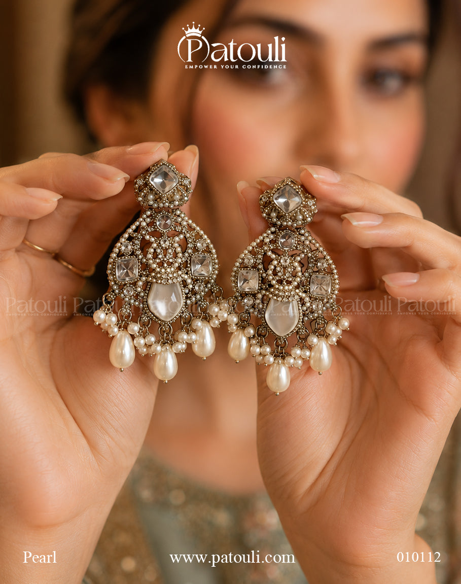 Rang-e-Noir Pearl Earrings