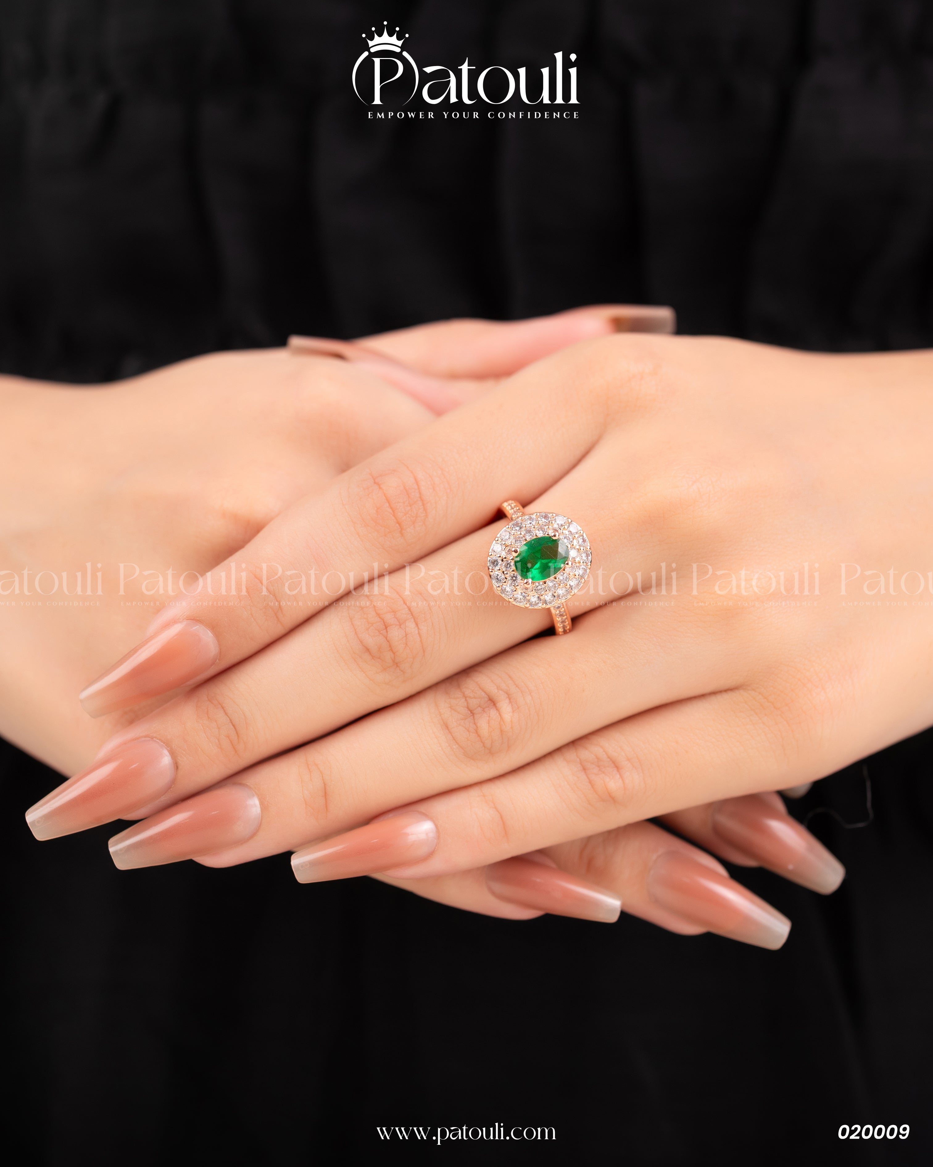 Oval Shape Green Emerald Gold