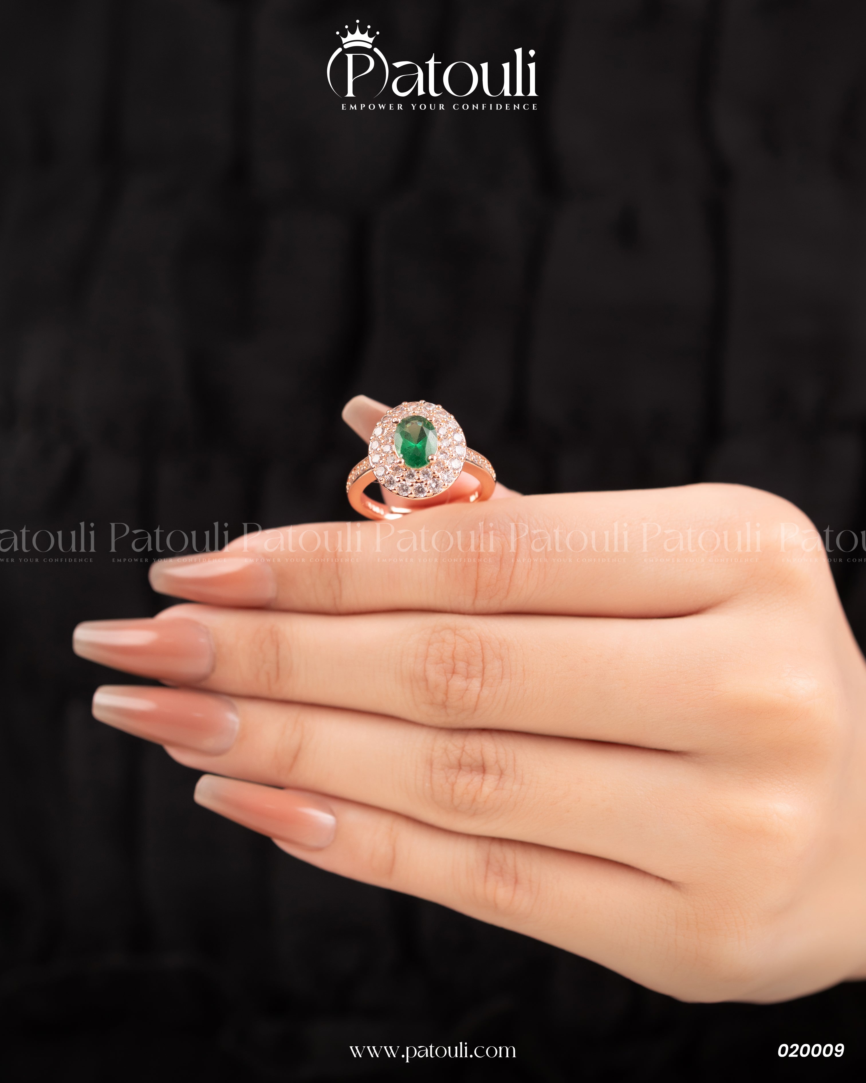 Oval Shape Green Emerald Gold