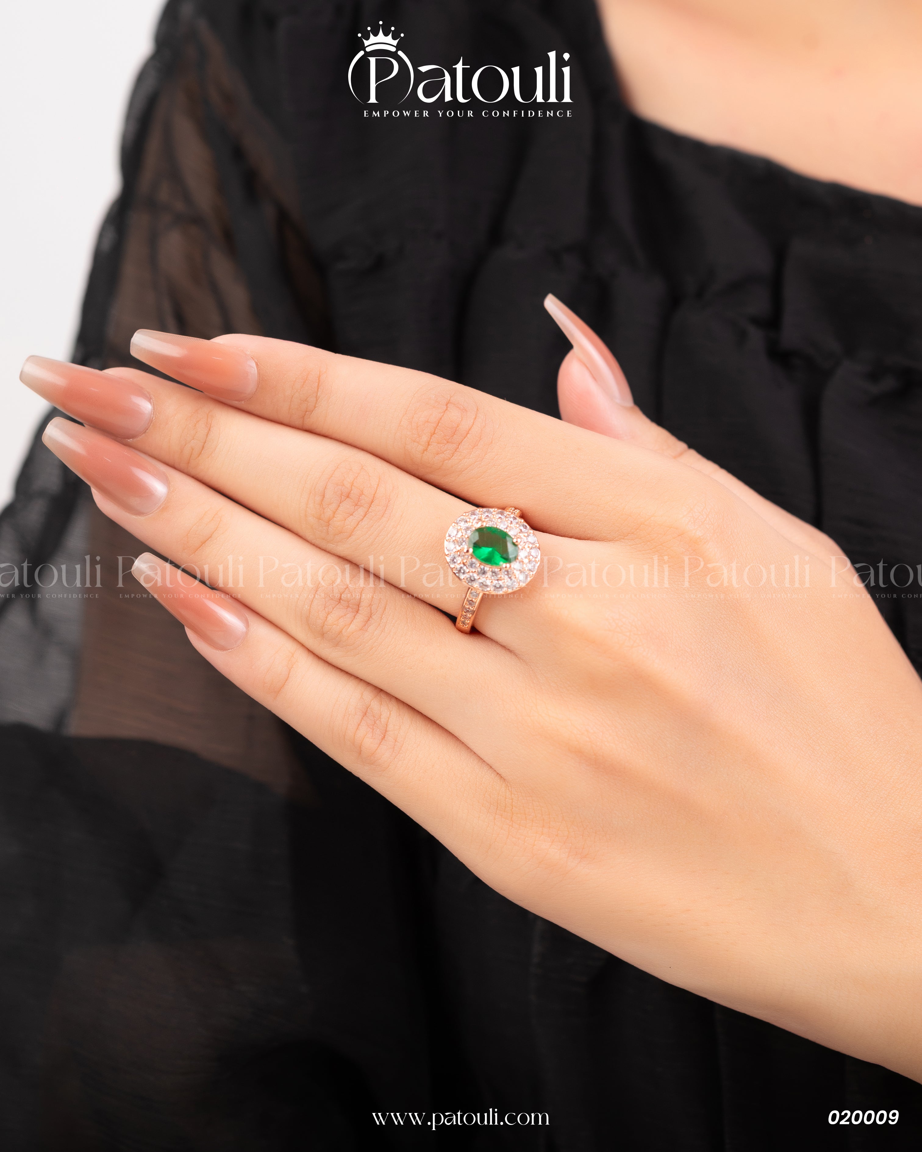 Oval Shape Green Emerald Gold