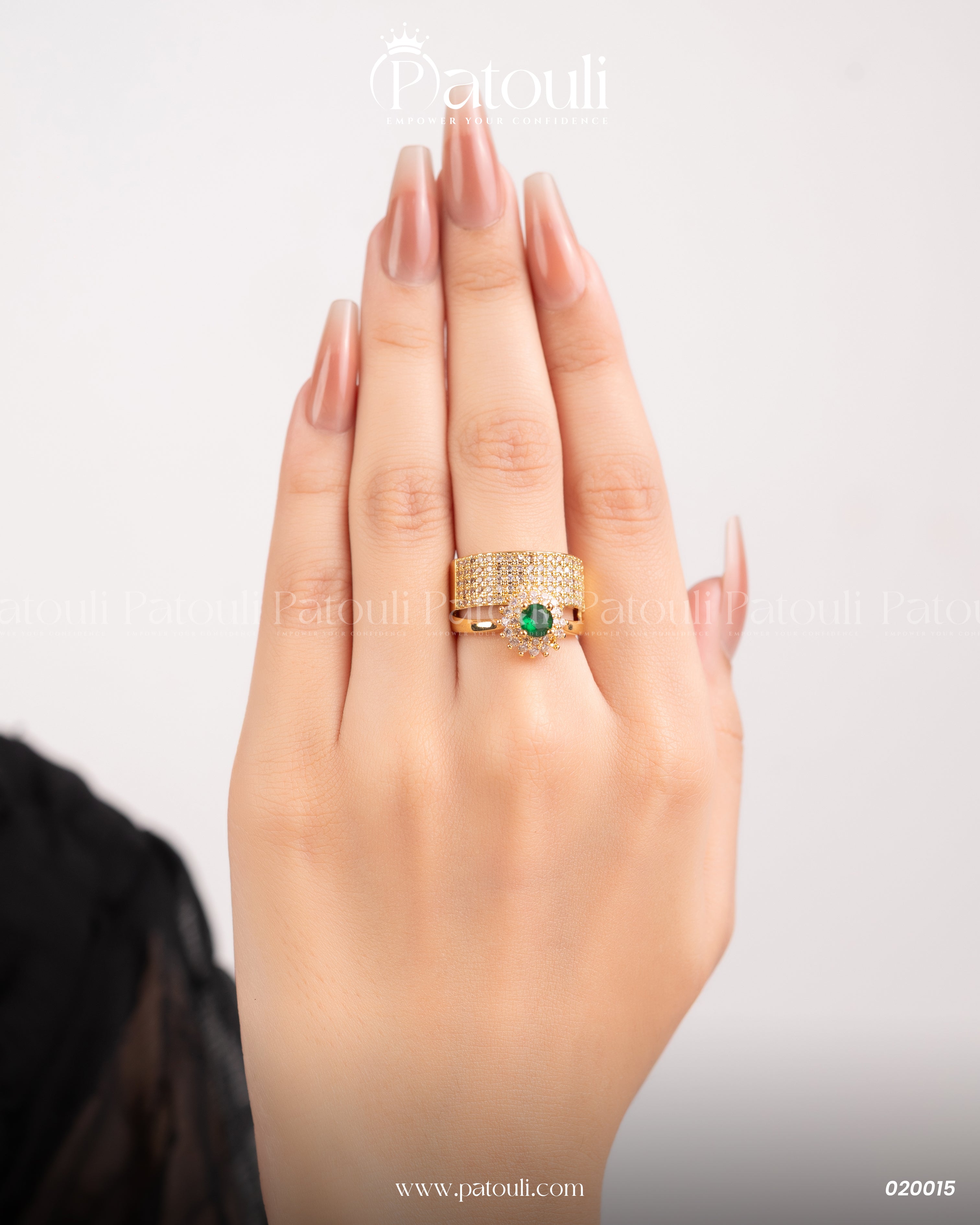 Luxe Engagement Gold Ring