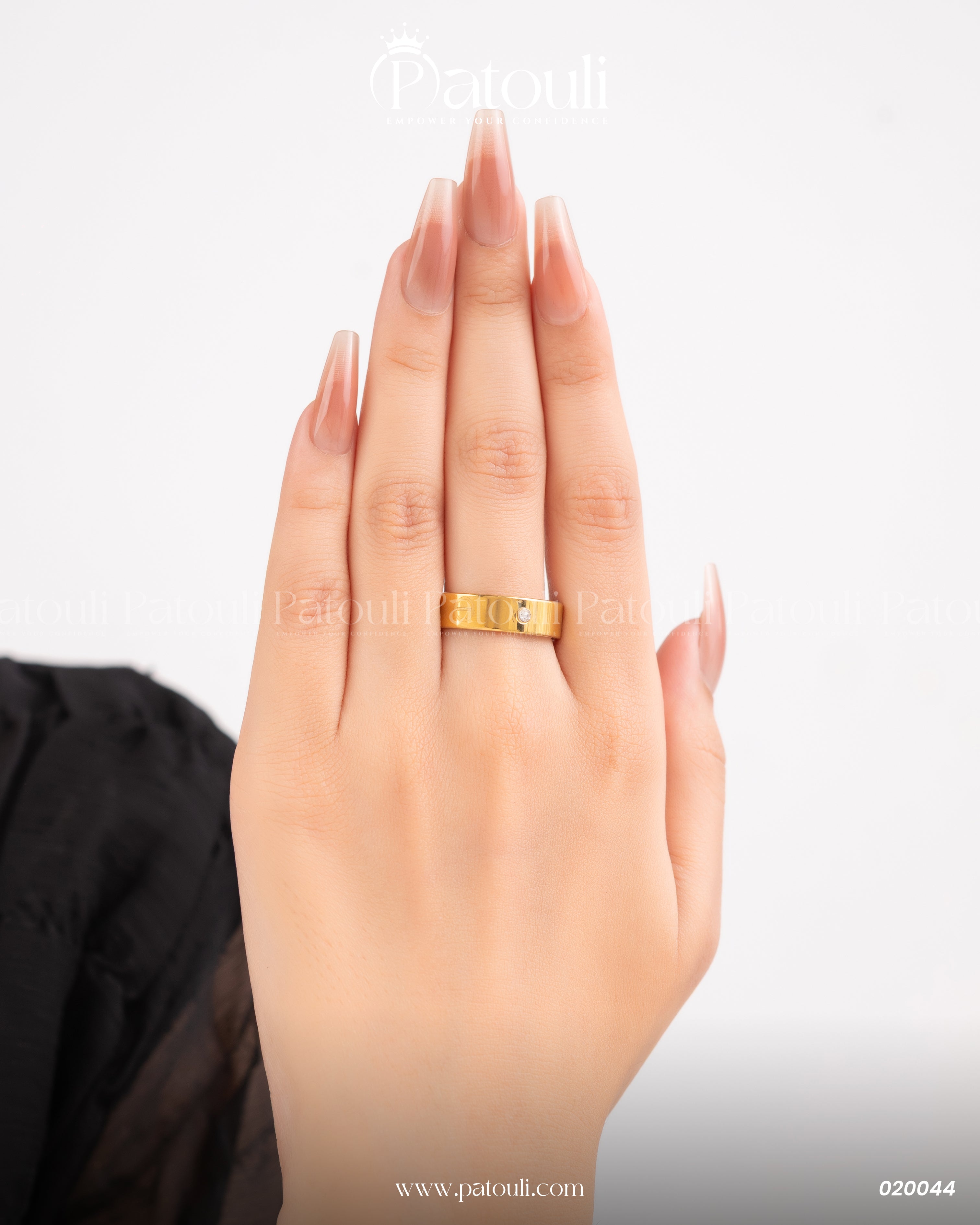 Elegant Golden Ring