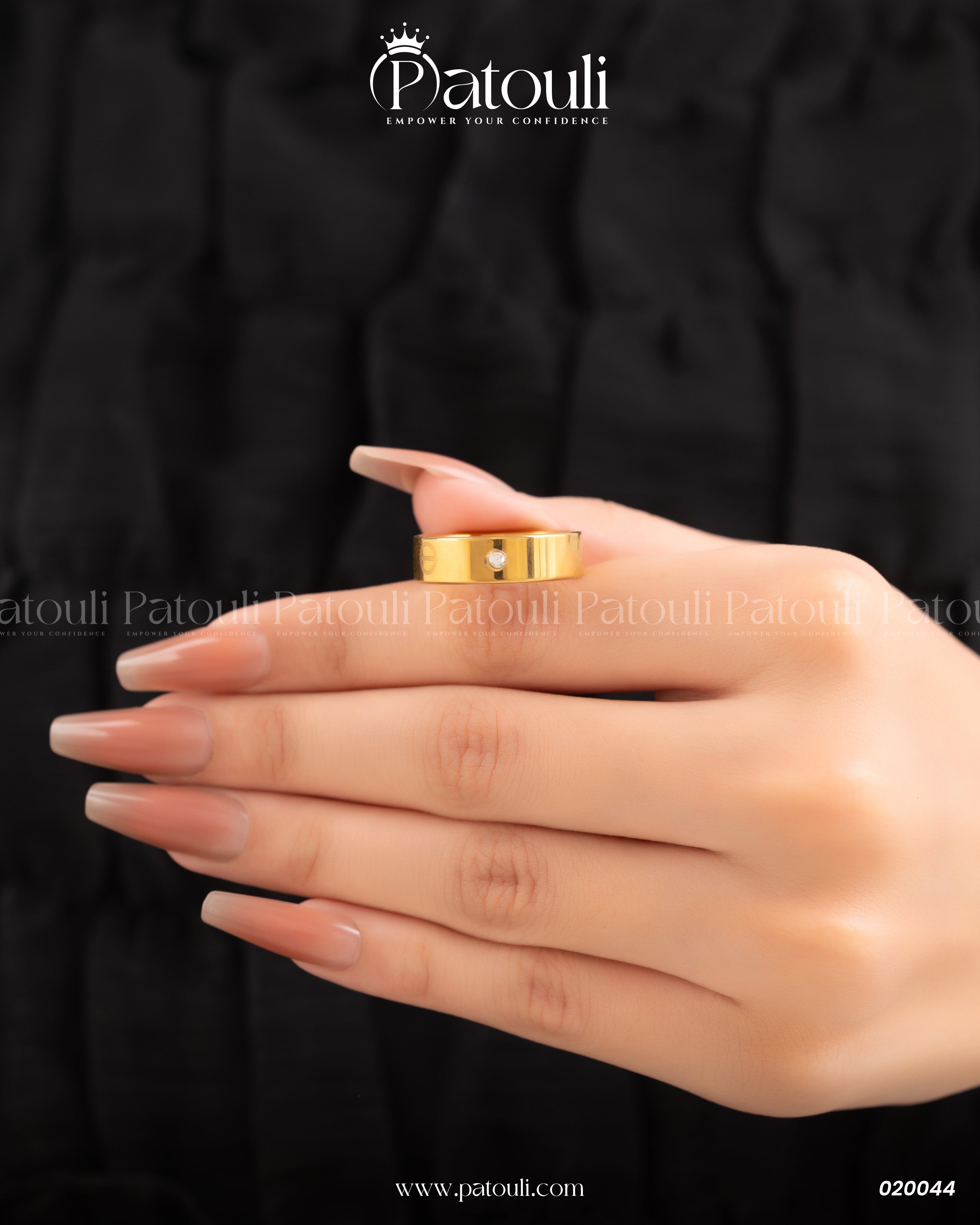 Elegant Golden Ring