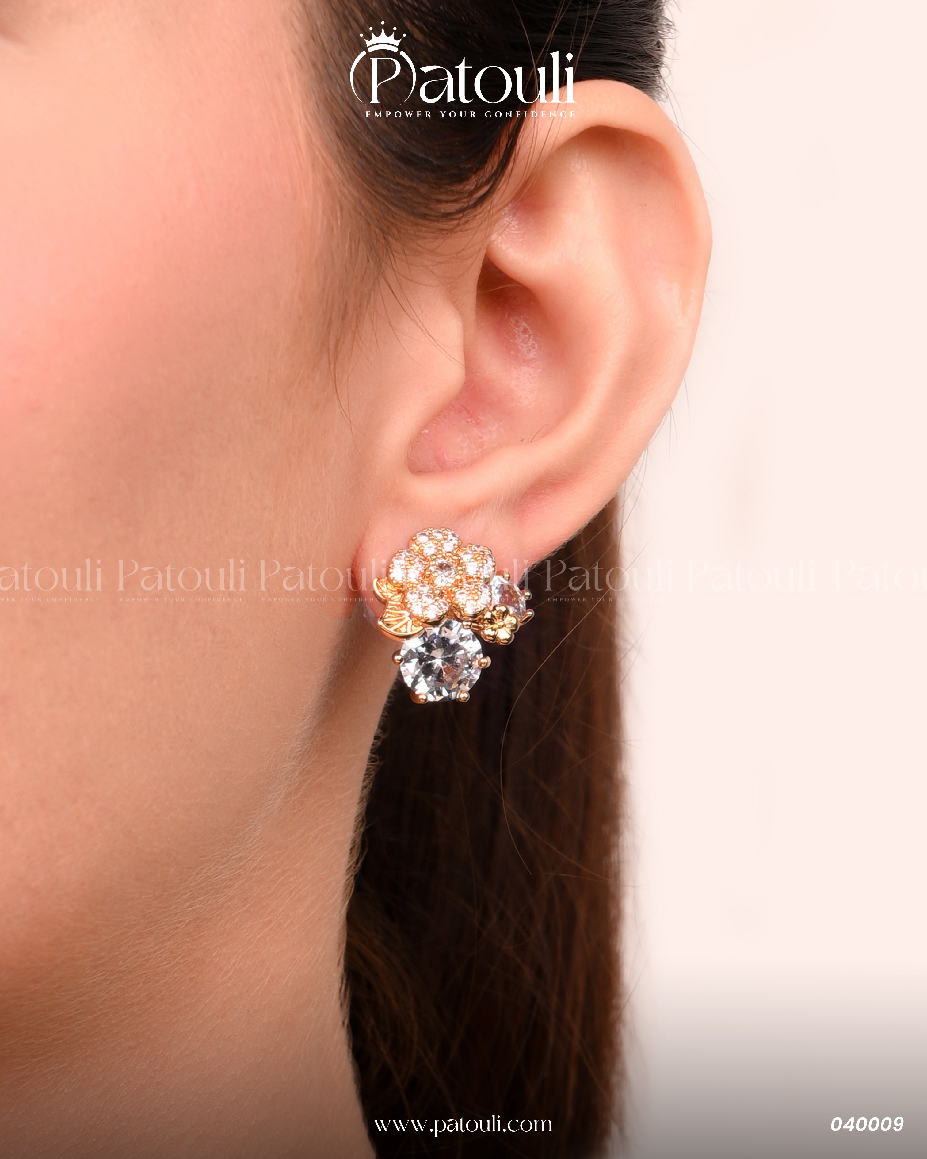 The Crystal Halo Spark Pendant Set