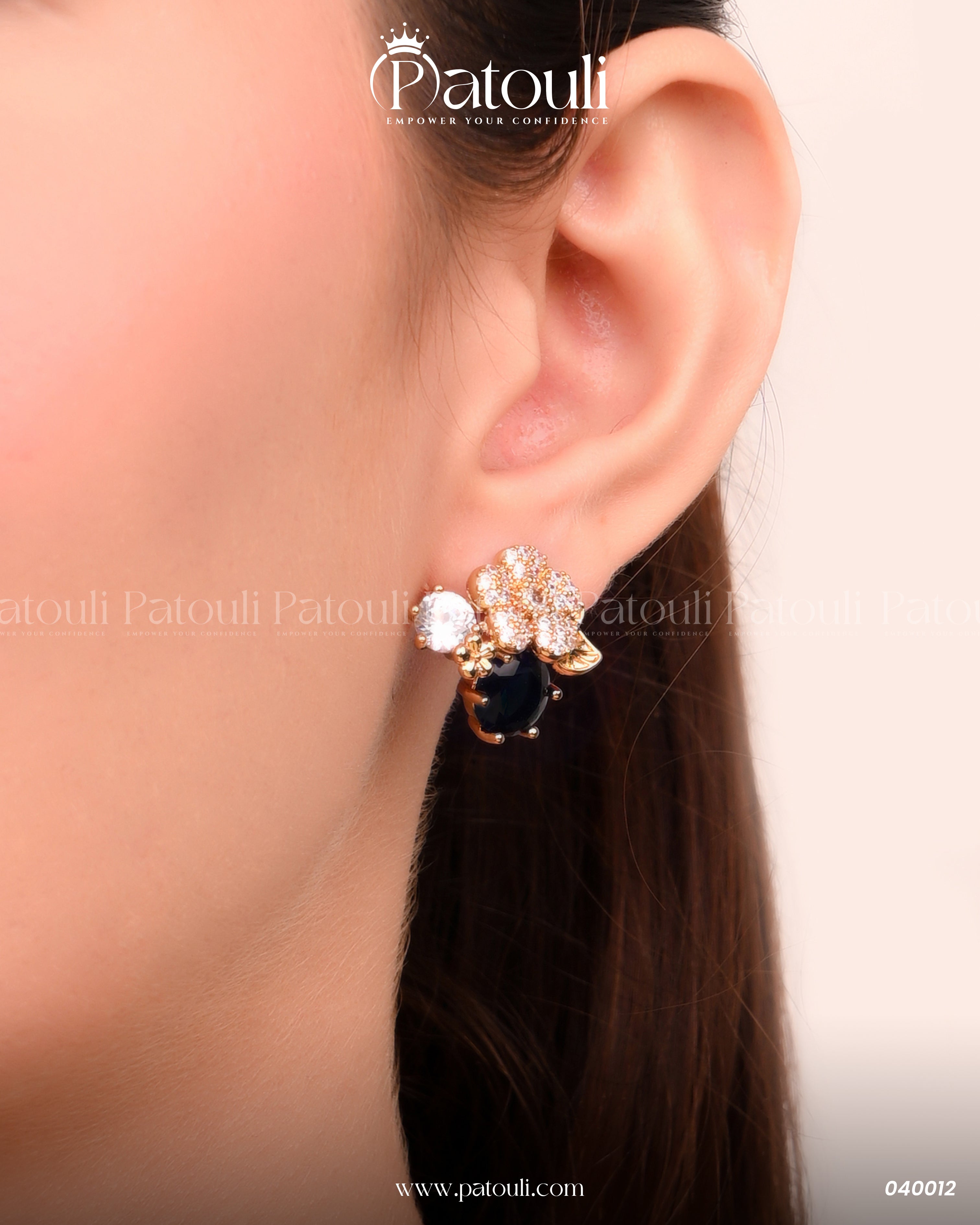 The Charm Halo Spark Pendant Set